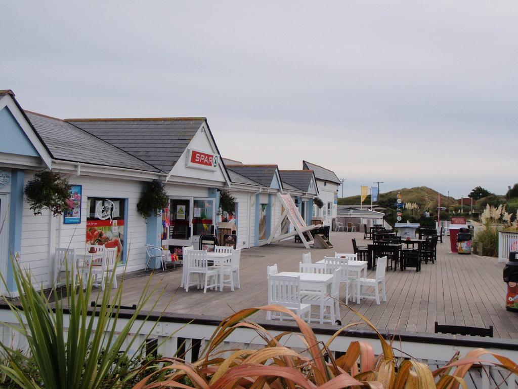 Holidays At Perran Sands Holiday Park Perranporth Extérieur photo