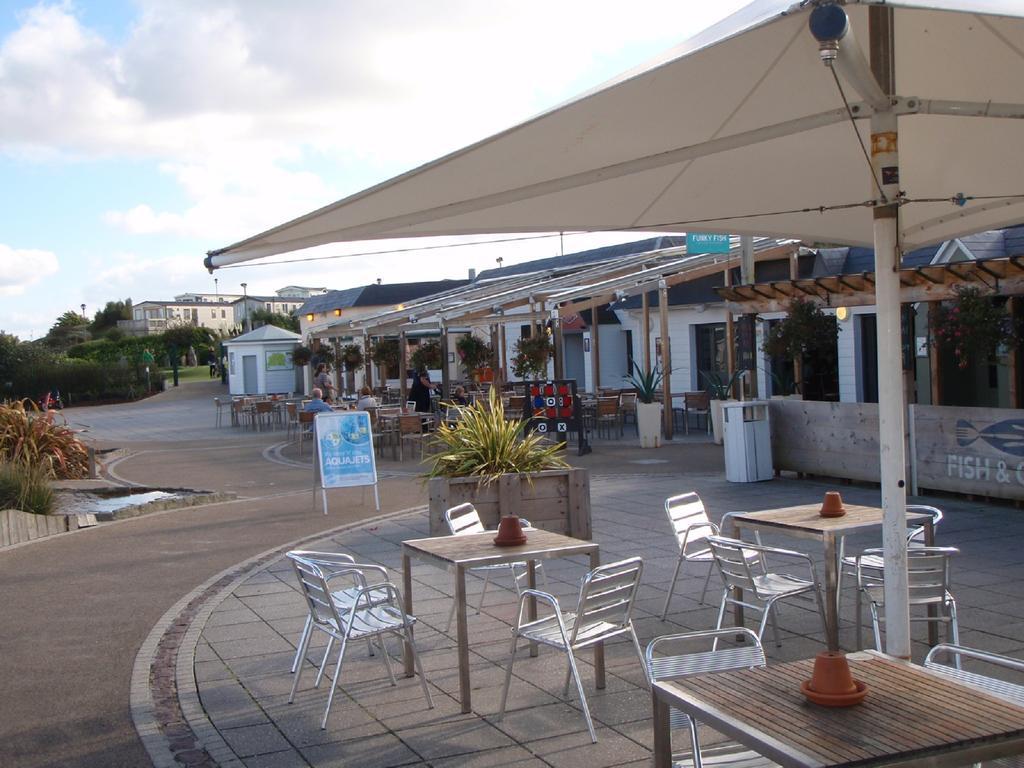 Holidays At Perran Sands Holiday Park Perranporth Extérieur photo